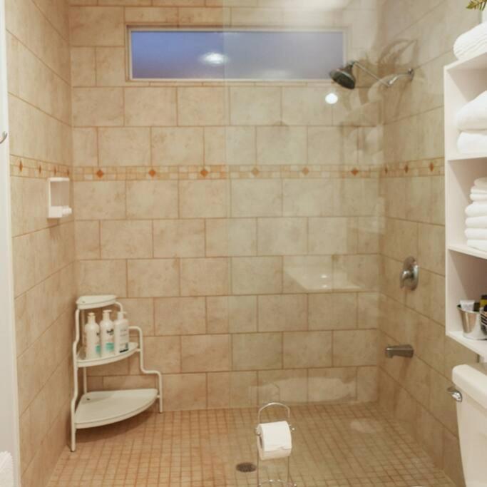 Large Upstairs Flat In Downtown Century Building Daire Belleville Dış mekan fotoğraf